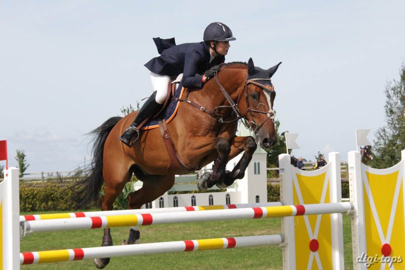 20080829_131512_0661 Kristin Nyberg Credenze Z