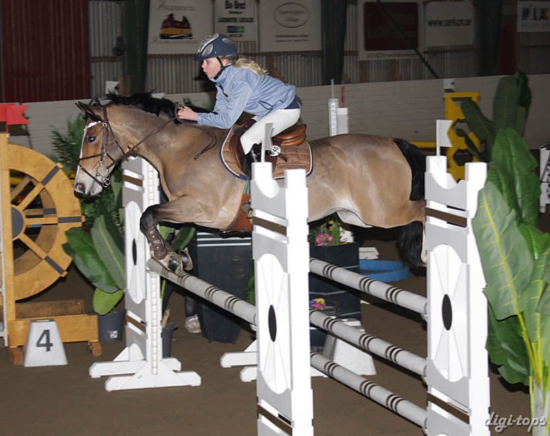 20090307_173230_0060 emma swerre funky donkey